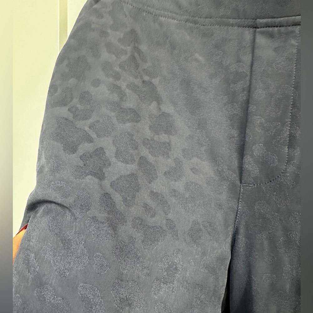 Athleta Brooklyn Textured Ankle Pant Leopard Medieval Violet Size 12 - Picture 12 of 16